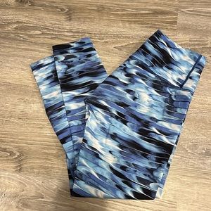 Lululemon Wunder Under Hi-Rise 7/8 Tight *Full-On Luxtreme 25" - Size 6